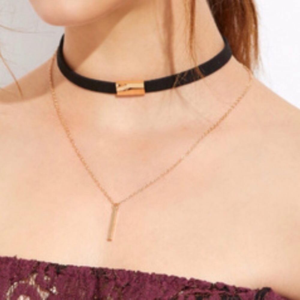 Choker layer necklace